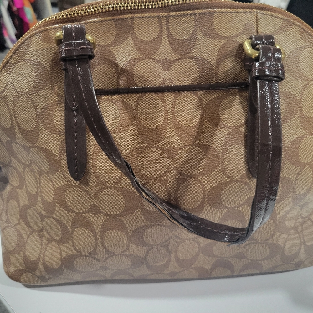 Authentic coach - Picture 2 of 5